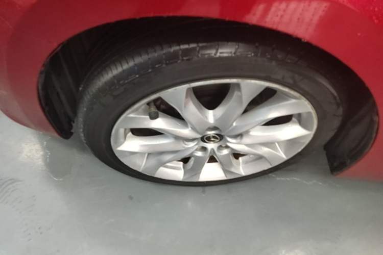 Used Mazda 3 Axela 2014 Sedan 2.0L Automatic Sport Model Left Front Wheel Hub