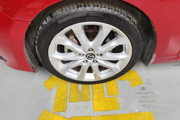 Used Mazda 3 Axela 2014 Sedan 2.0L Automatic Sport Model Left Front Wheel Hub