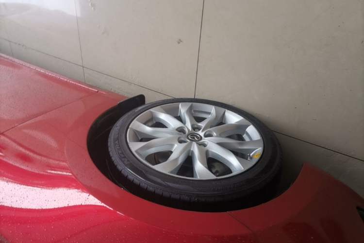 Used Mazda 3 Axela 2014 Hatchback 2.0L Automatic Flagship Model Left Front Wheel Hub
