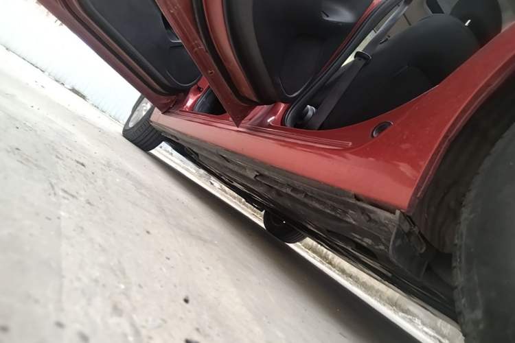 Used Mazda 3 Axela 2014 Sedan 1.5L Automatic Luxury Model Left Side Sill