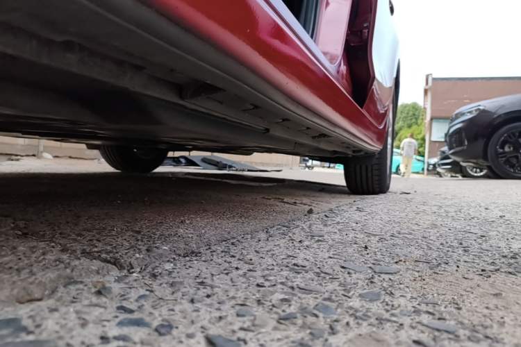 Used Mazda 3 Axela 2014 Sedan 1.5L Automatic Luxury Model Left Side Sill