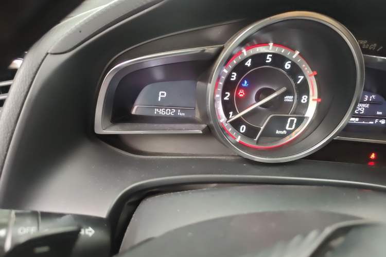 Used Mazda 3 Axela 2014 Hatchback 2.0L Automatic Flagship Model Odometer Close Up