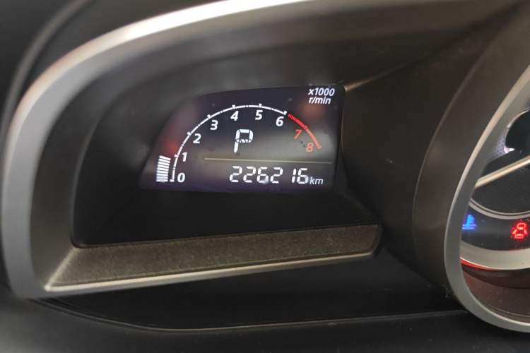 Used Mazda 3 Axela 2014 Sedan 1.5L Automatic Luxury Model Odometer Close Up
