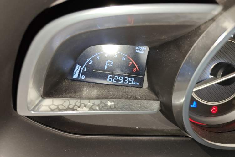 Used Mazda 3 Axela 2014 Sedan 1.5L Automatic Comfort Model Odometer Close Up