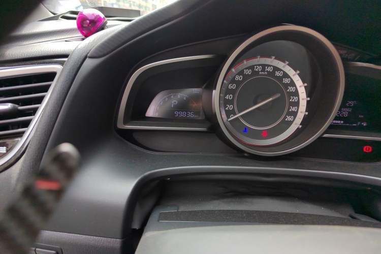 Used Mazda 3 Axela 2014 Hatchback 2.0L Automatic Sport Model Odometer Close Up