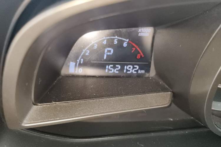 Used Mazda 3 Axela 2014 Sedan 1.5L Automatic Luxury Model Odometer Close Up