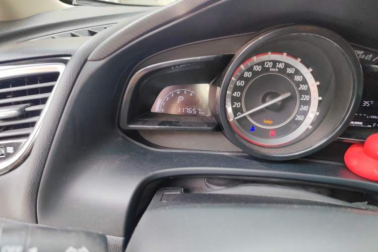 Used Mazda 3 Axela 2014 Sedan 2.0L Automatic Sport Model Odometer Close Up