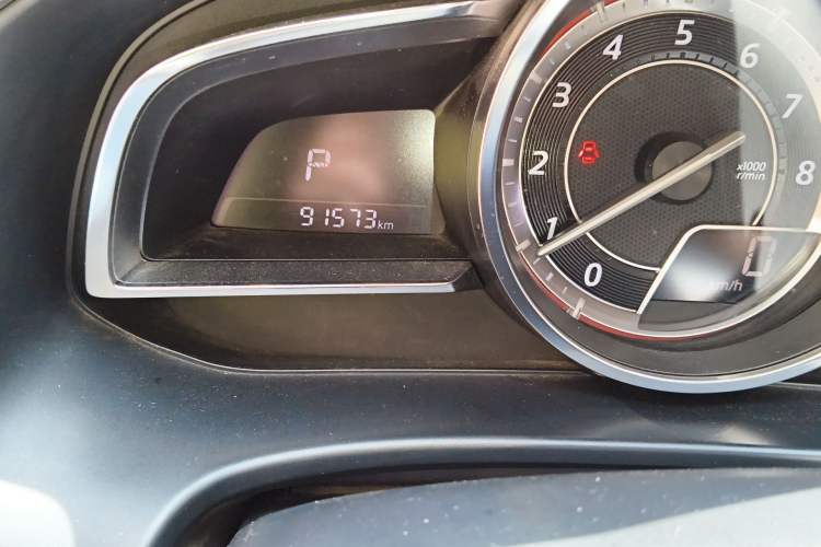 Used Mazda 3 Axela 2014 Sedan 2.0L Automatic Flagship Model Odometer Close Up