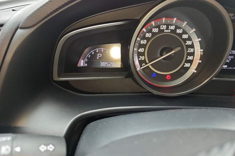 Used Mazda 3 Axela 2014 Sedan 1.5L Automatic Luxury Model Odometer Close Up
