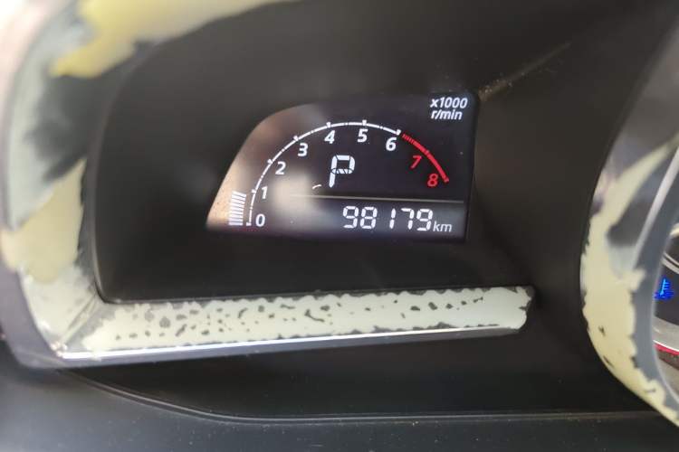Used Mazda 3 Axela 2014 Sedan 1.5L Automatic Luxury Model Odometer Close Up