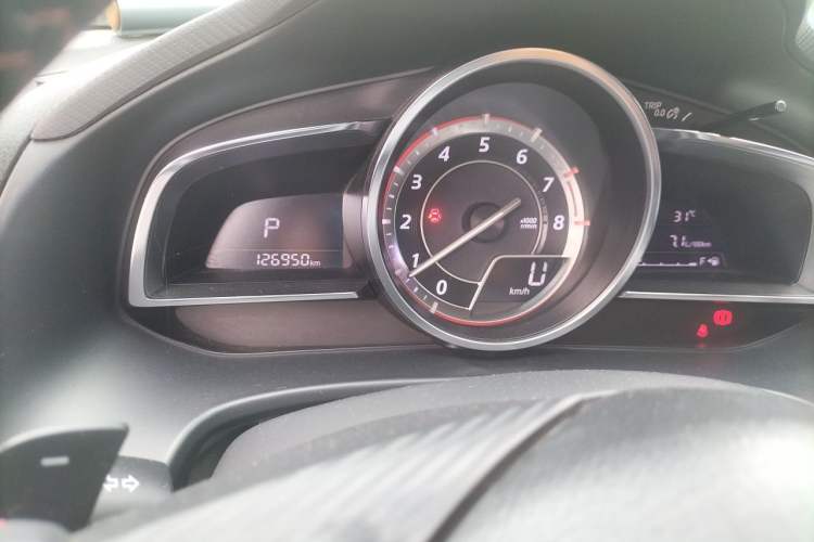Used Mazda 3 Axela 2014 Hatchback 2.0L Automatic Flagship Model Odometer Close Up