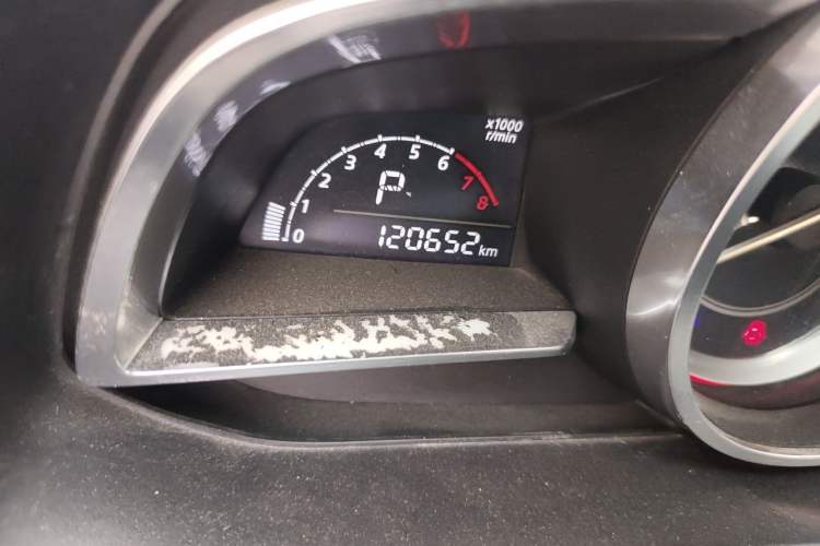 Used Mazda 3 Axela 2014 Sedan 1.5L Automatic Comfort Model Odometer Close Up