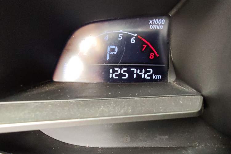 Used Mazda 3 Axela 2014 Sedan 1.5L Automatic Luxury Model Odometer Close Up