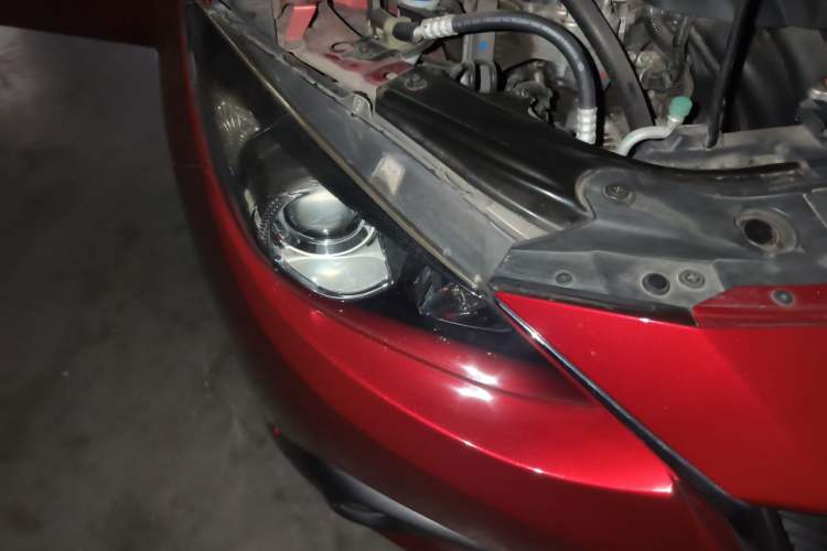 Used Mazda 3 Axela 2014 Hatchback 1.5L Automatic Luxury Model Right Front Headlight