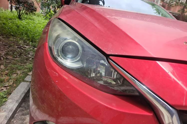 Used Mazda 3 Axela 2014 Sedan 2.0L Automatic Flagship Model Right Front Headlight