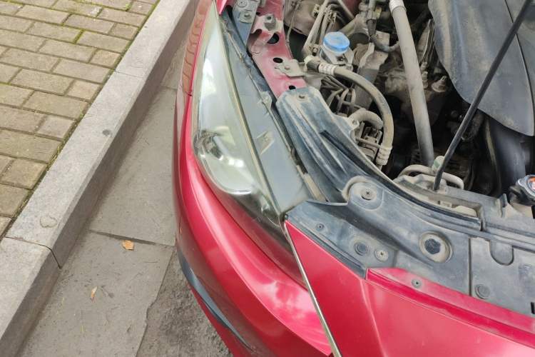 Used Mazda 3 Axela 2014 Sedan 1.5L Manual Comfort Model Right Front Headlight