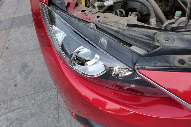 Used Mazda 3 Axela 2014 Sedan 1.5L Automatic Luxury Model Right Front Headlight