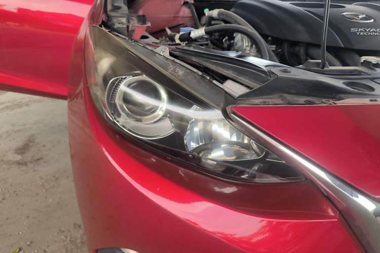Used Mazda 3 Axela 2014 Sedan 1.5L Automatic Luxury Model Right Front Headlight