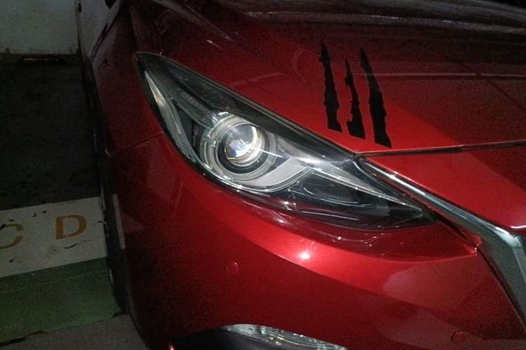 Used Mazda 3 Axela 2014 Sedan 2.0L Automatic Sport Model Right Front Headlight