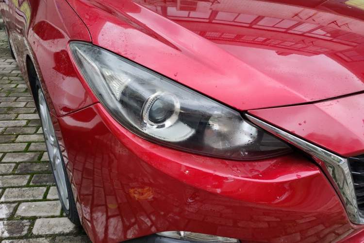 Used Mazda 3 Axela 2014 Sedan 2.0L Automatic Flagship Model Right Front Headlight