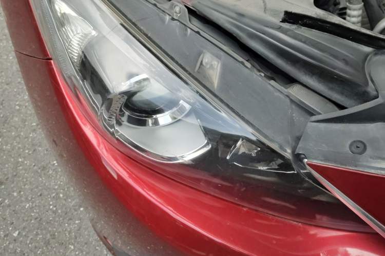Used Mazda 3 Axela 2014 Sedan 1.5L Automatic Luxury Model Right Front Headlight