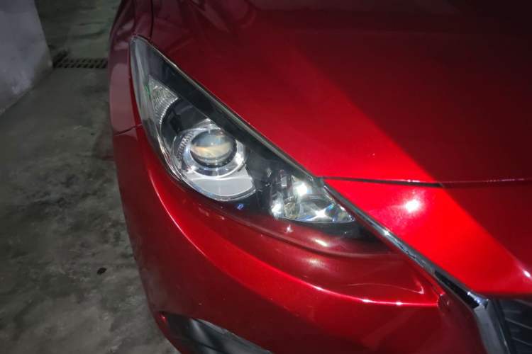 Used Mazda 3 Axela 2014 Sedan 2.0L Automatic Sport Model Right Front Headlight