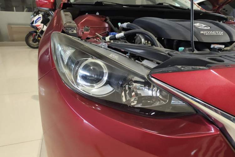 Used Mazda 3 Axela 2014 Sedan 1.5L Automatic Luxury Model Right Front Headlight