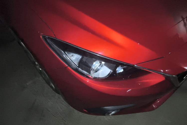 Used Mazda 3 Axela 2014 Sedan 2.0L Automatic Flagship Model Right Front Headlight