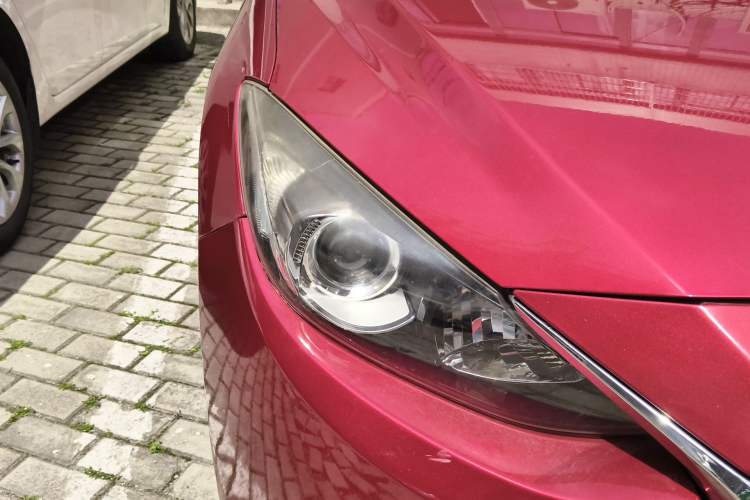 Used Mazda 3 Axela 2014 Sedan 2.0L Automatic Flagship Model Right Front Headlight