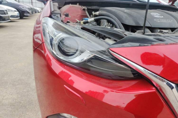 Used Mazda 3 Axela 2014 Sedan 2.0L Automatic Flagship Model Right Front Headlight
