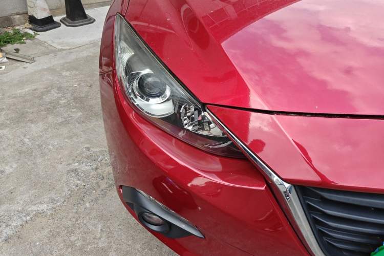 Used Mazda 3 Axela 2014 Sedan 2.0L Automatic Sport Model Right Front Headlight
