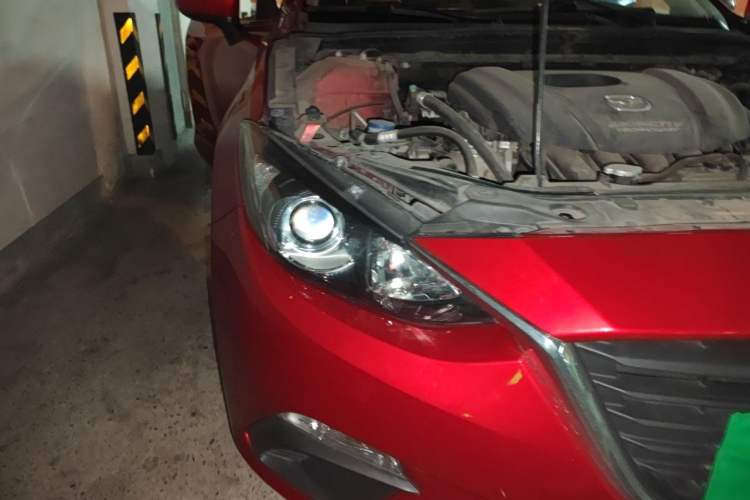 Used Mazda 3 Axela 2014 Sedan 1.5L Automatic Comfort Model Right Front Headlight