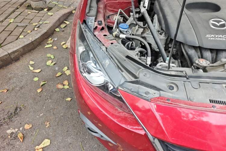 Used Mazda 3 Axela 2014 Sedan 1.5L Automatic Luxury Model Right Front Headlight