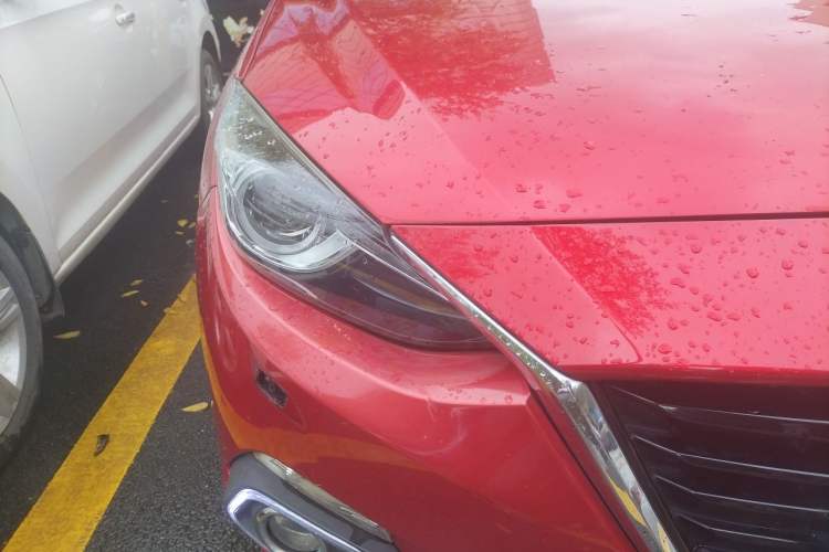 Used Mazda 3 Axela 2014 Hatchback 2.0L Automatic Flagship Model Right Front Headlight