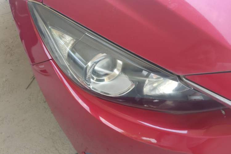 Used Mazda 3 Axela 2014 Sedan 1.5L Automatic Luxury Model Right Front Headlight