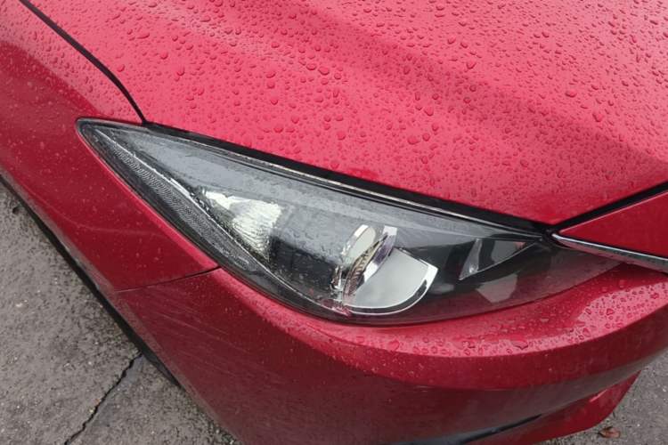 Used Mazda 3 Axela 2014 Hatchback 1.5L Automatic Luxury Model Right Front Headlight