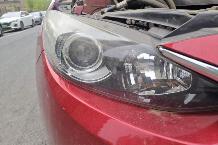 Used Mazda 3 Axela 2014 Sedan 1.5L Automatic Luxury Model Right Front Headlight