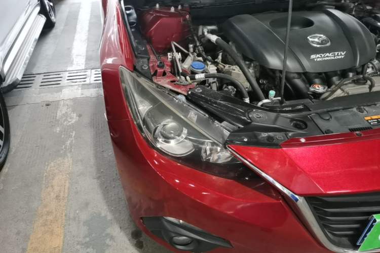 Used Mazda 3 Axela 2014 Sedan 1.5L Automatic Luxury Model Right Front Headlight