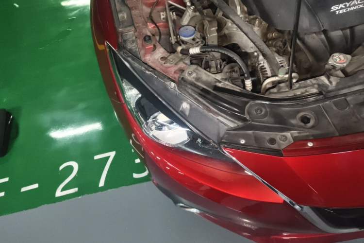 Used Mazda 3 Axela 2014 Hatchback 1.5L Automatic Prestige Model Right Front Headlight