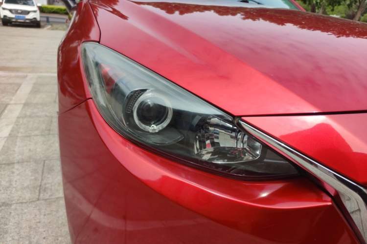 Used Mazda 3 Axela 2014 Sedan 1.5L Automatic Luxury Model Right Front Headlight