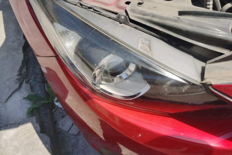 Used Mazda 3 Axela 2014 Sedan 1.5L Manual Comfort Model Right Front Headlight