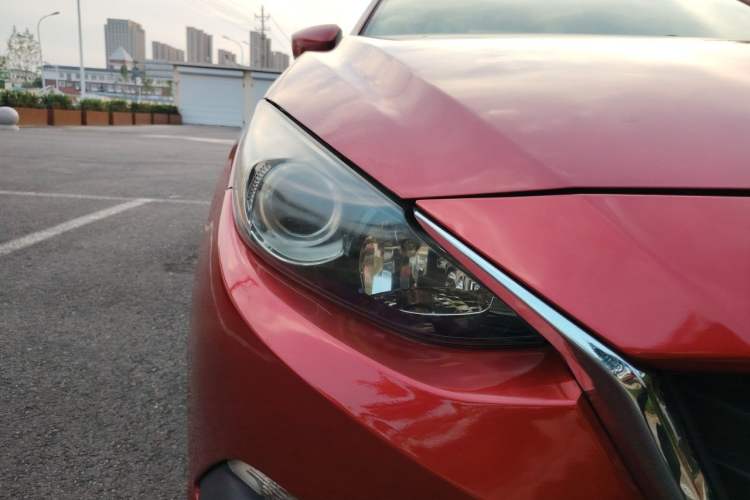 Used Mazda 3 Axela 2014 Sedan 1.5L Automatic Luxury Model Right Front Headlight