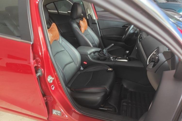 Used Mazda 3 Axela 2014 Sedan 1.5L Automatic Luxury Model Right Front Seat