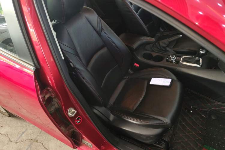Used Mazda 3 Axela 2014 Sedan 1.5L Automatic Comfort Model Right Front Seat
