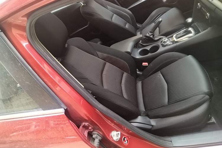 Used Mazda 3 Axela 2014 Sedan 1.5L Automatic Luxury Model Right Front Seat