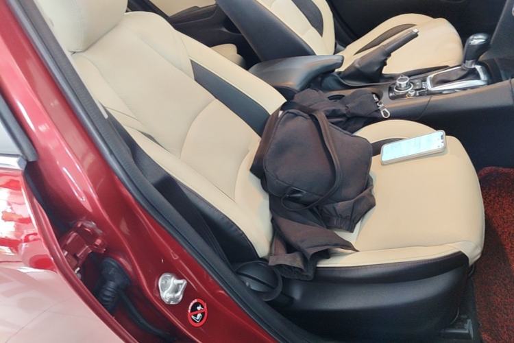 Used Mazda 3 Axela 2014 Sedan 2.0L Automatic Sport Model Right Front Seat
