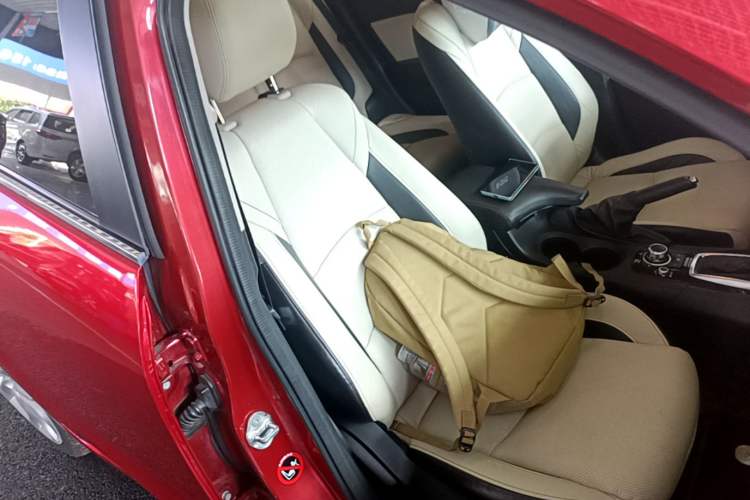 Used Mazda 3 Axela 2014 Sedan 2.0L Automatic Sport Model Right Front Seat