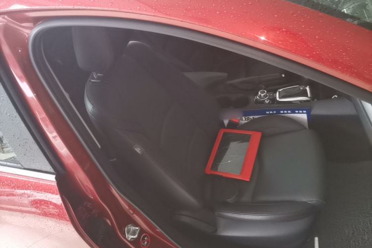 Used Mazda 3 Axela 2014 Hatchback 2.0L Automatic Flagship Model Right Front Seat