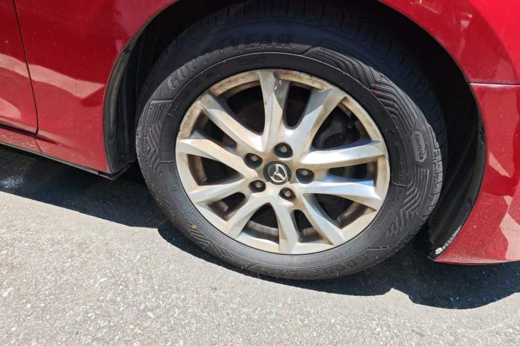 Used Mazda 3 Axela 2014 Sedan 1.5L Automatic Luxury Model Right Front Wheel Hub
