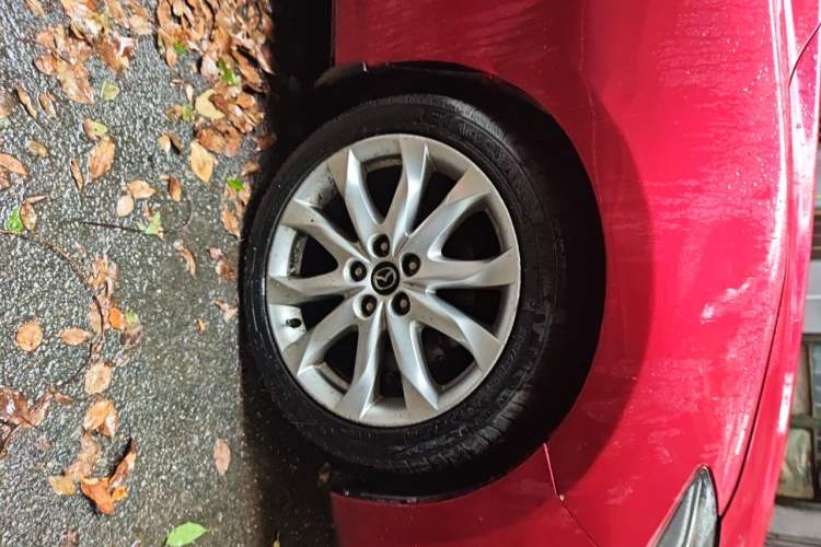Used Mazda 3 Axela 2014 Sedan 2.0L Automatic Sport Model Right Front Wheel Hub